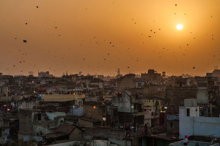 Slum Tourism: History, Impacts, Ethics, and the Controversies Behind Poverty Tourism